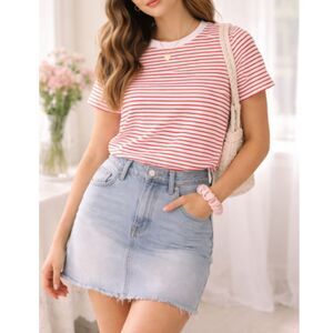 COS Cropped Crew Neck T Shirt Women’s Size Extra Small Cream Red Stripe Casual